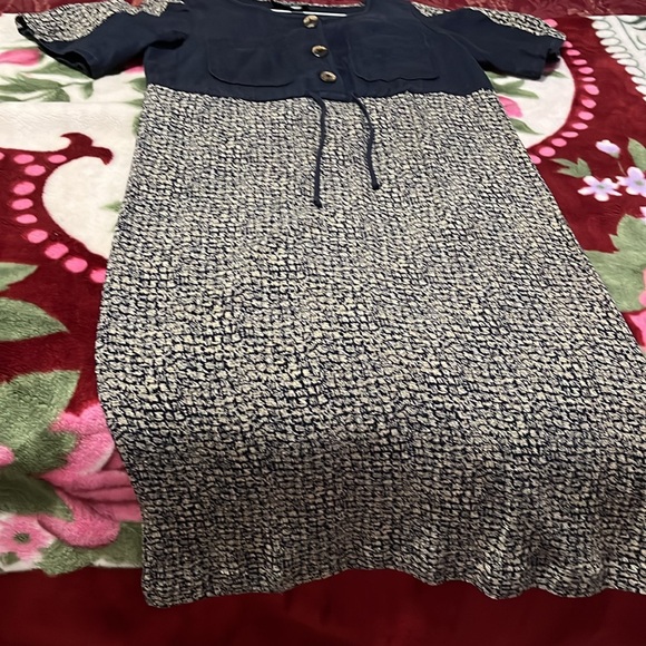 Dress - Picture 7 of 9